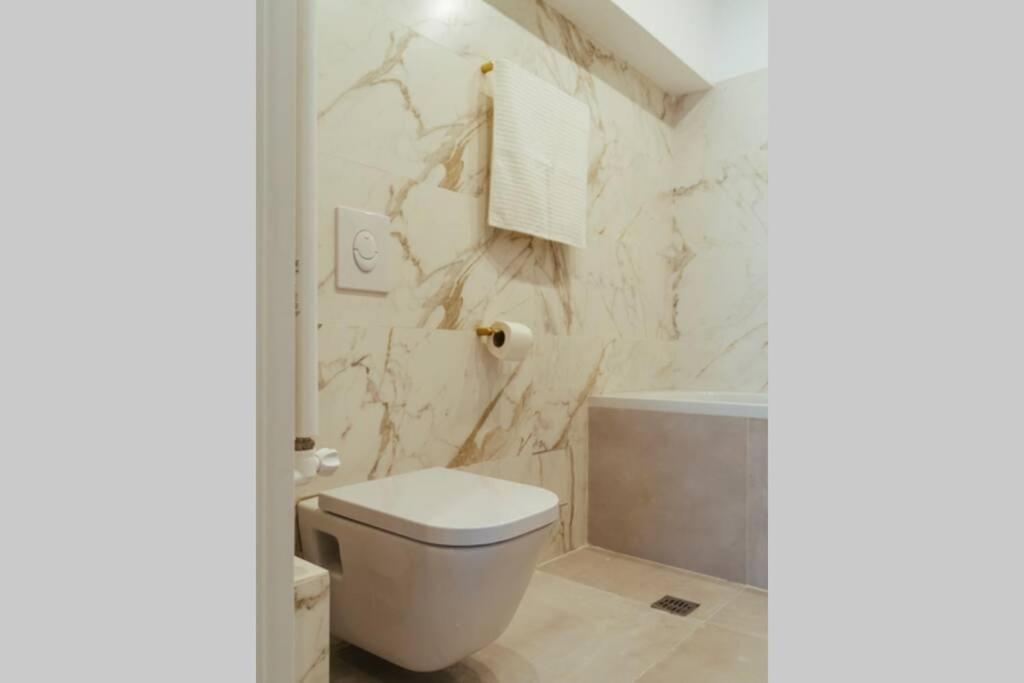 בוקרשט Panoramic Apartment - 4Br - Piata Unirii מראה חיצוני תמונה