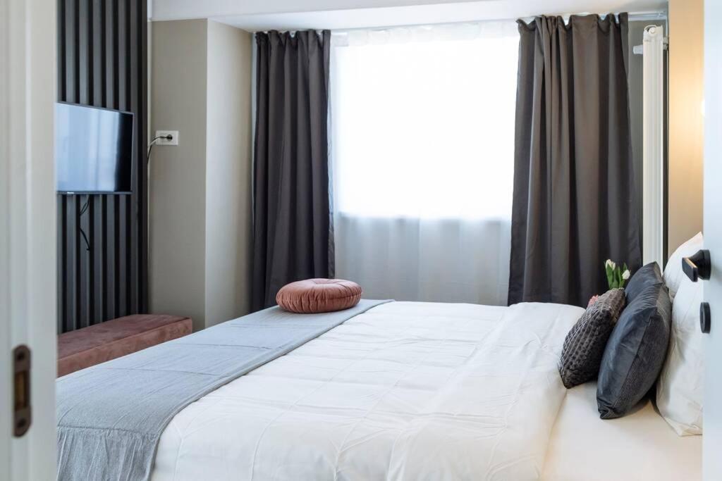 בוקרשט Panoramic Apartment - 4Br - Piata Unirii מראה חיצוני תמונה
